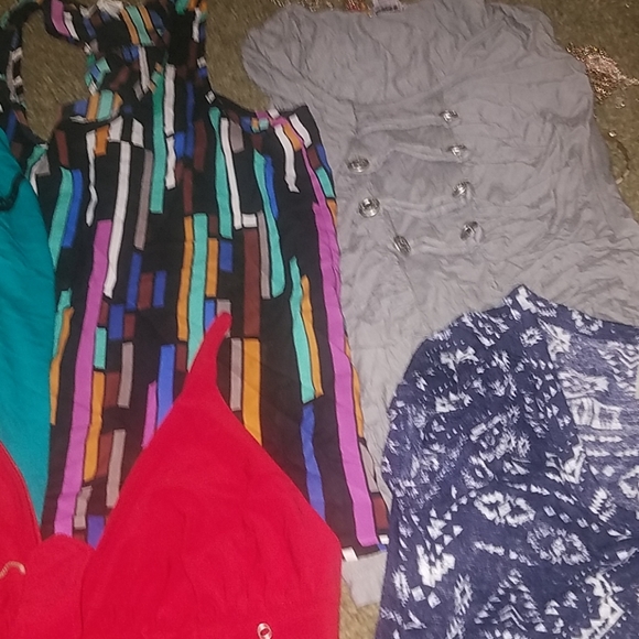 Tops - Picture 2 of 8